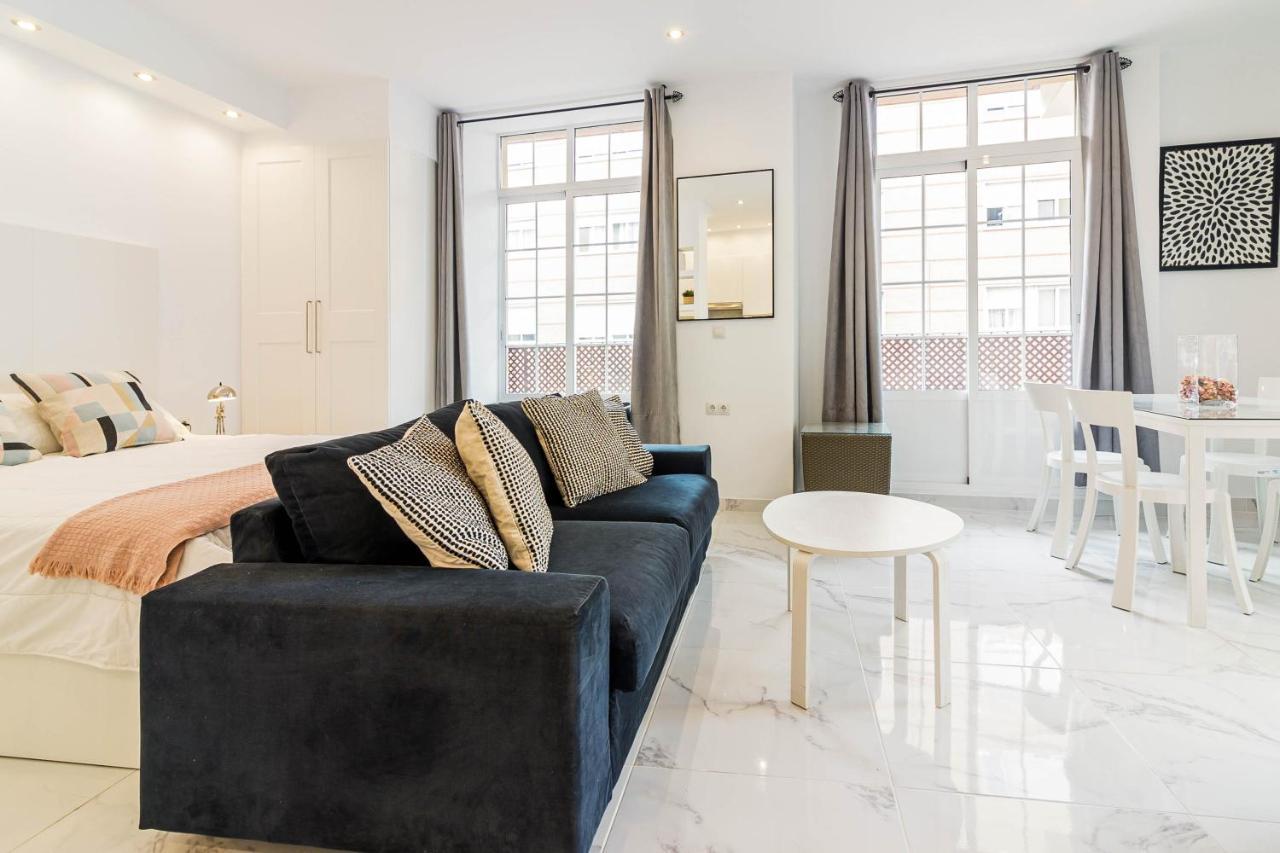 Arriola Apartamento Con Terraza Freshapartments Malaga Luaran gambar